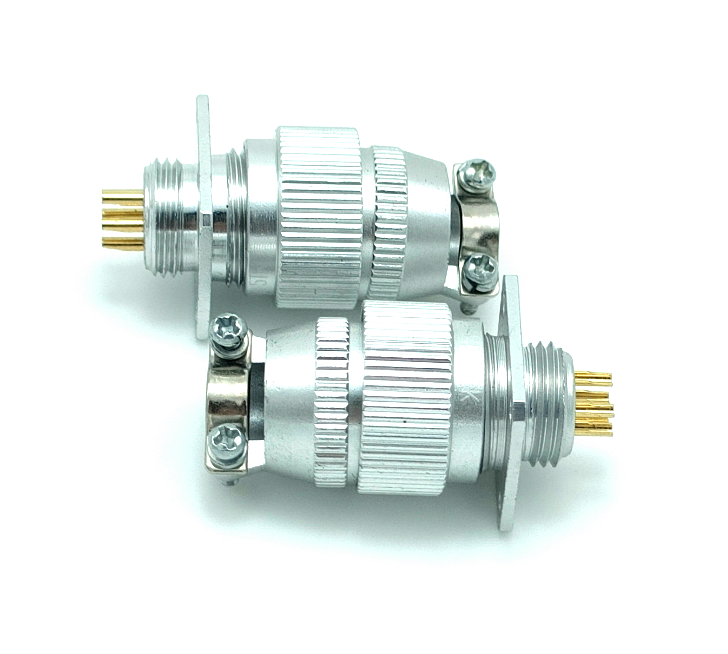 Y4小体积螺纹锁紧连接器